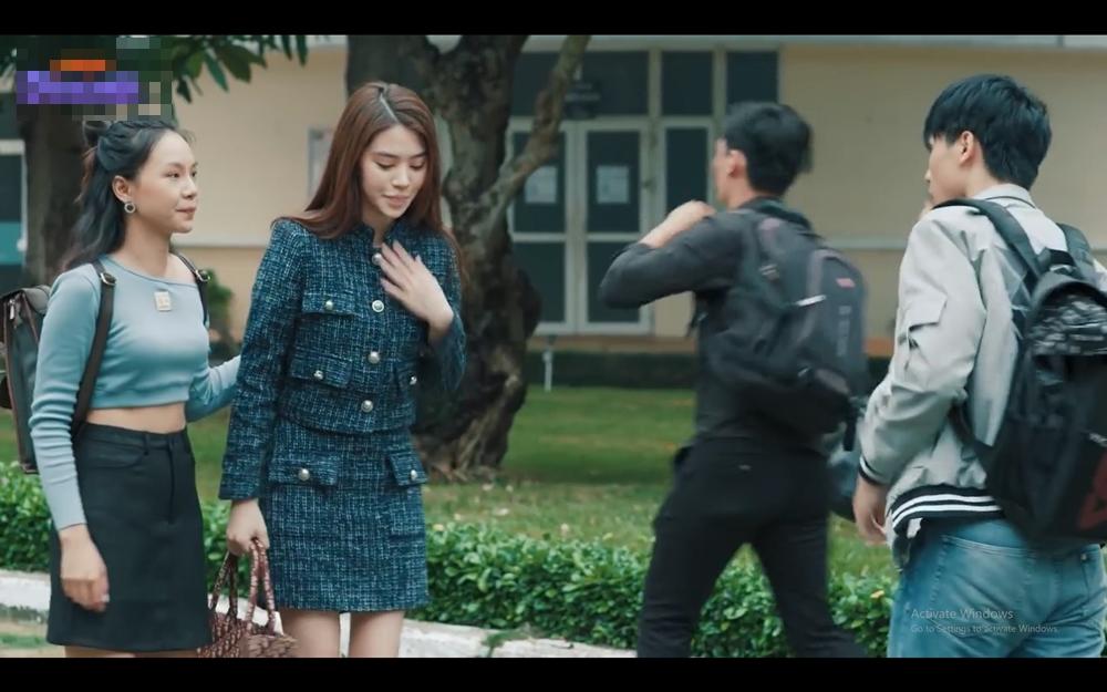 Hoa hậu người Việt tại Úc Jolie Nguyễn lần đầu đóng phim đã sắm hàng hiệu gây choáng-5