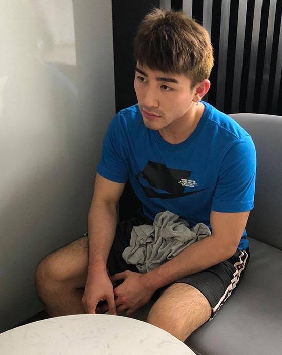 Tú ông Lục Triều Vỹ lột xác từ hot teen chân quê thành hot boy 6 múi đầy hàng hiệu-1