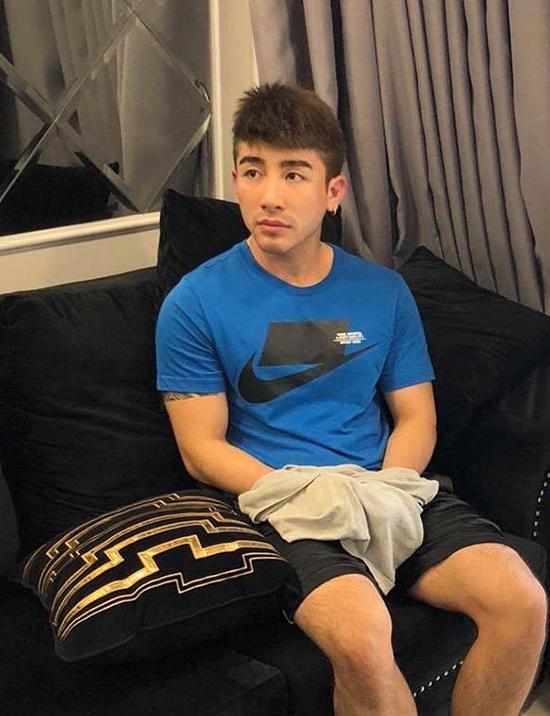 Ngượng chín mặt với loạt ảnh khỏa thân của tú ông Lục Triều Vỹ-2