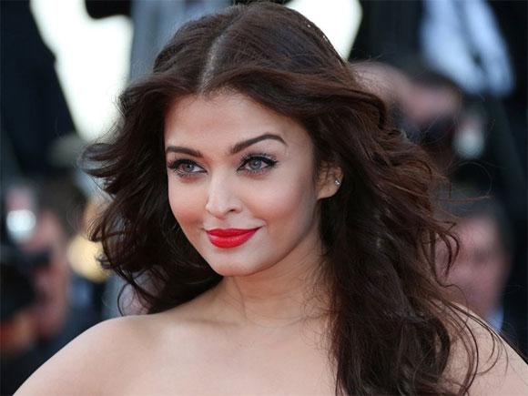 Hoa hậu đẹp nhất mọi thời đại Aishwarya Rai dương tính với Covid-19-1