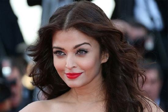 'Hoa hậu đẹp nhất mọi thời đại' Aishwarya Rai dương tính với Covid-19
