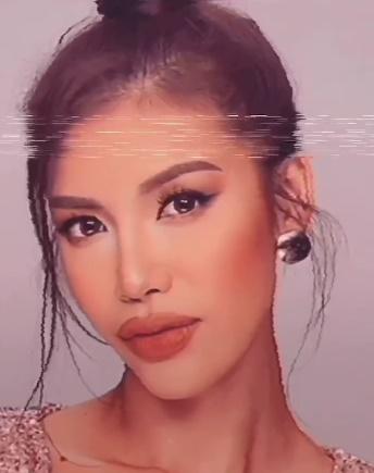 Jolie Nguyễn thuộc top mỹ nhân sở hữu đôi môi tều như cá chùi kính-9