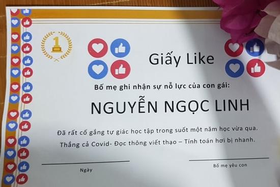 Bố tổ chức lễ bế giảng cho con: Tặng 'giấy ngàn like' thay cho giấy khen ở trường