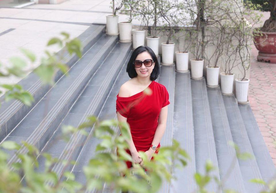 Những lọ hoa đồng nội gợi nhớ tuổi thơ của người phụ nữ gốc Việt-1