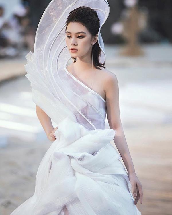 Jolie Nguyễn - mỹ nhân từng khiến giới giải trí ngả mũ nhờ loạt triết lý sống đạo đức-6