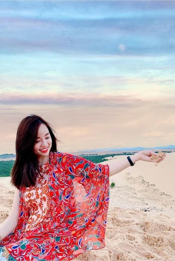 Ly Kute hiếm hoi khoe eo, phát sốt body bà mẹ trẻ-2