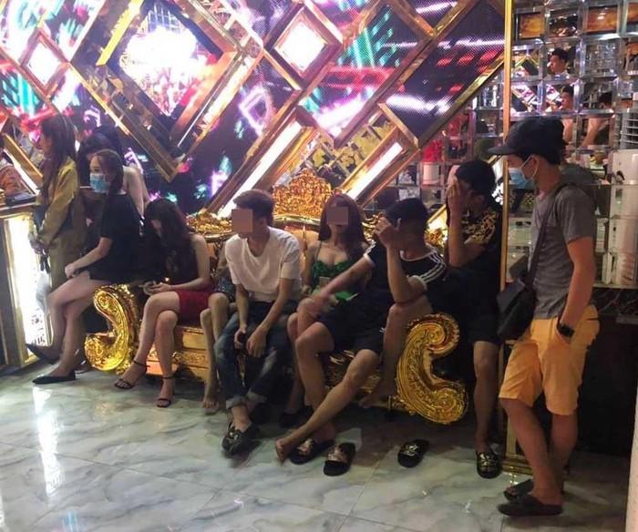 TP HCM: Nhiều dân chơi phê ma túy bị bắt quả tang-1