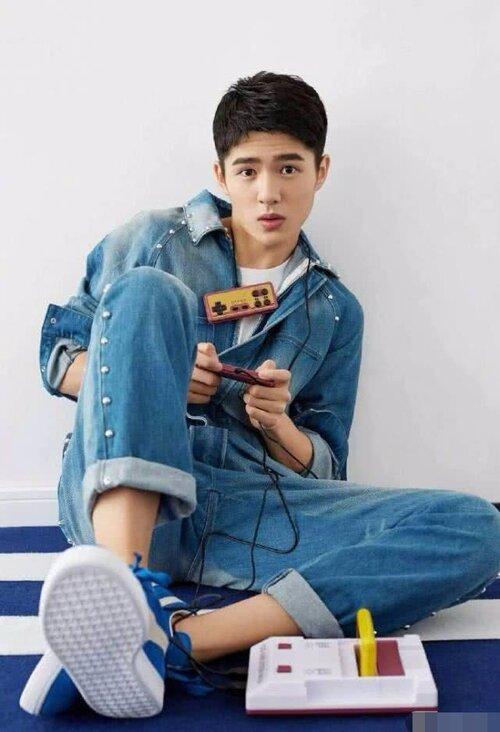 Nam thần Lưu Hạo Nhiên cuối cùng cũng tốt nghiệp đại học sau những ngày bết bát-3