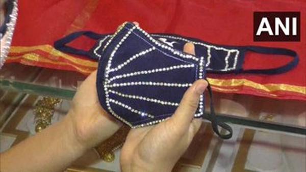 Xuất hiện khẩu trang kim cương giá 130 triệu đồng, nhà giàu săn lùng mùa Covid-19-3