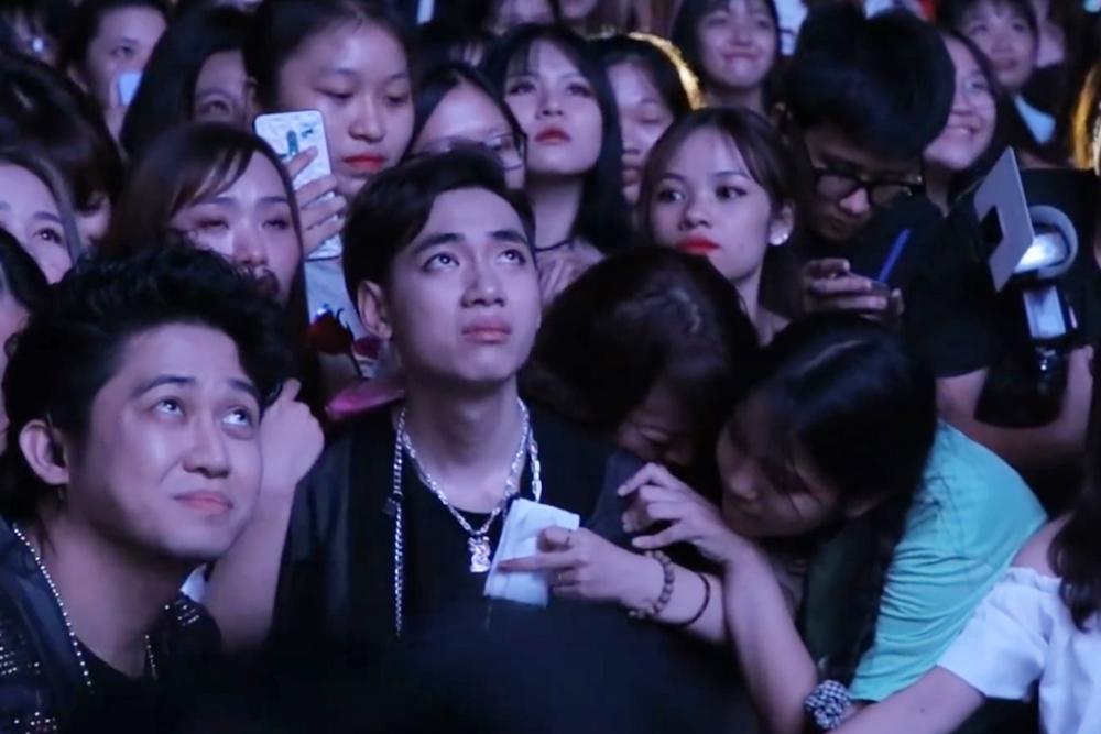 K-ICM: Không ai dạy tôi cách khóc đẹp-3