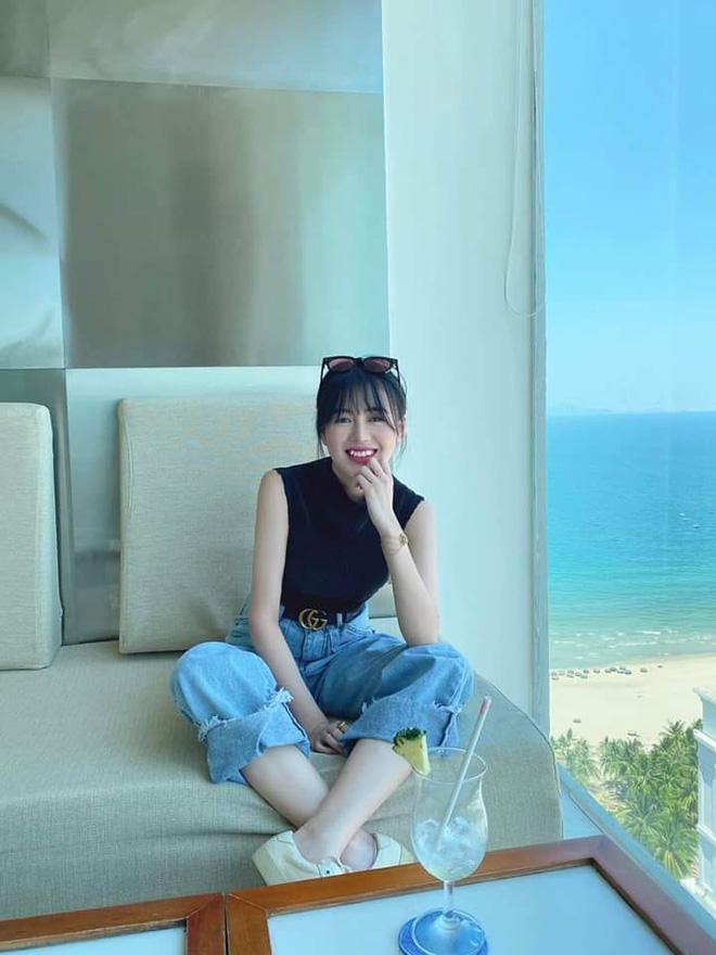 Huỳnh Anh được đồng nghiệp của Quang Hải gọi là quý bà vì kiểu tóc, trang phục-2