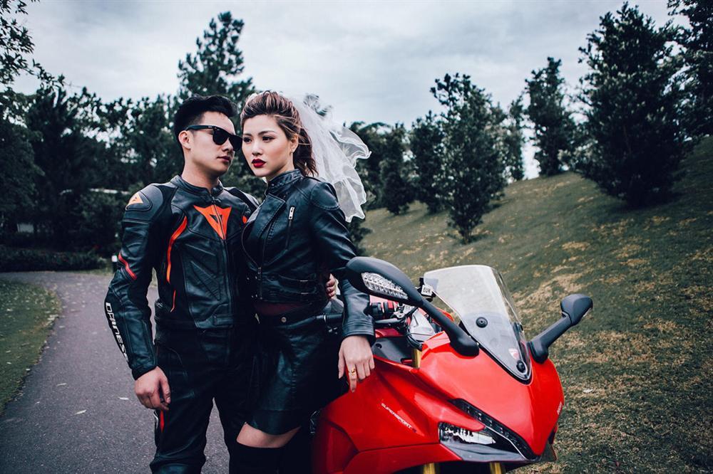 Cặp đôi khỏa thân nằm giữa đường chụp ảnh cưới gây tranh cãi-7