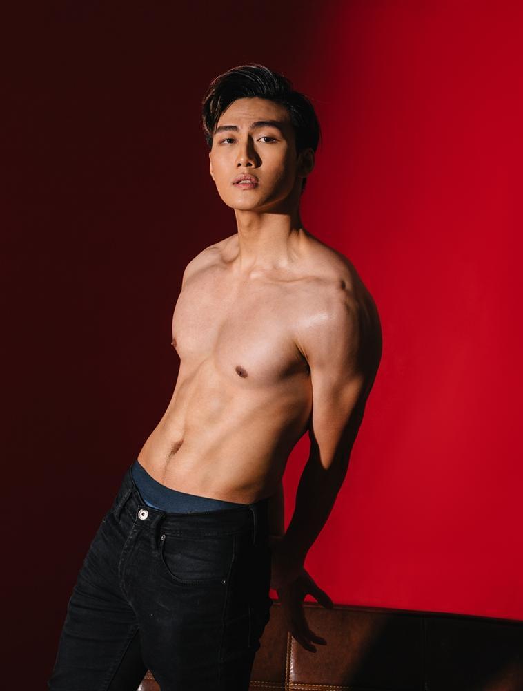 Mạc Trung Kiên gập bụng đến nỗi trào ngược dạ dày để xóa tan biệt danh mỡ cá hú-2