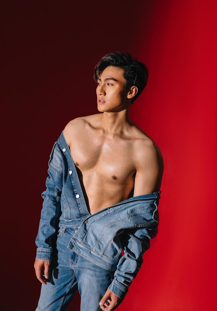 Mạc Trung Kiên gập bụng đến nỗi trào ngược dạ dày để xóa tan biệt danh mỡ cá hú-4