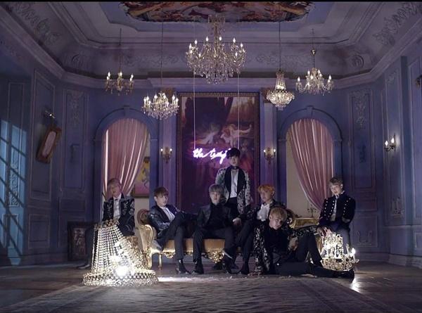 Apple G-Friend: 9 bí ẩn kết nối MV của BTS, TXT, G-Friend còn lâu bạn mới biết-19