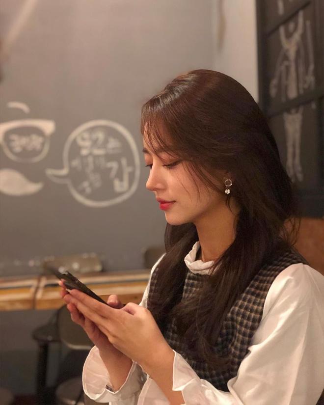 Nữ streamer hút fan chỉ nhờ cảnh buộc tóc, nhận tiền tỷ khi phát sóng-3