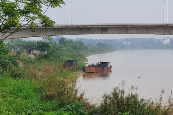 Bé gái Phú Thọ mất tích bí ẩn đột nhiên trở về