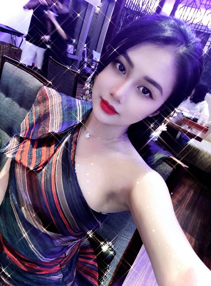 Vài bức ảnh chụp bên học sinh, cô giáo trẻ chiếm hết spotlight vì ngoại hình đẹp như hotgirl-5