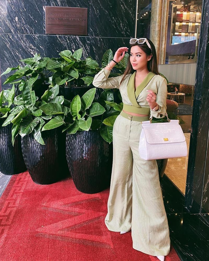 Tiên Nguyễn bỗng lùn một mẩu vì chọn sai kiểu quần-1