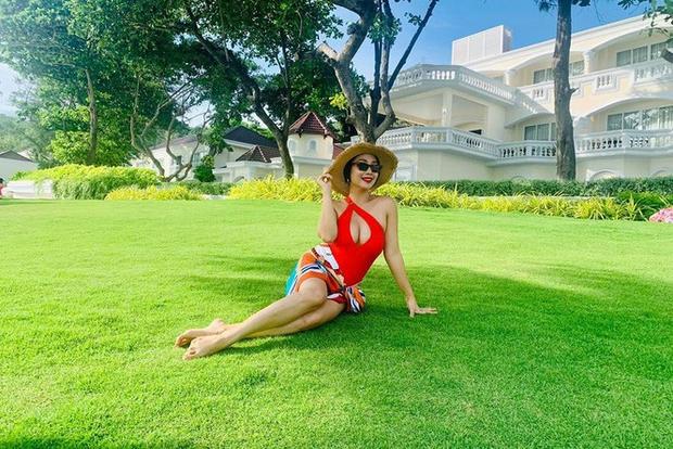 U40 sở hữu thân hình như U20: Mẹ 3 con Ốc Thanh Vân mê tập tư thế độc hiểm-12