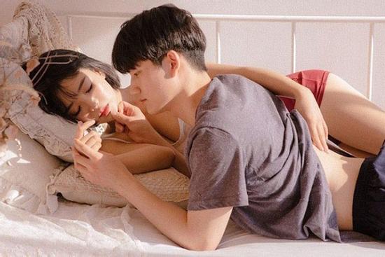 Chồng ham mê xem phim nóng, vợ dại sẽ làm um xùm mọi chuyện, vợ khôn chỉ cần làm 4 điều sau