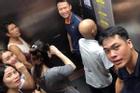 Mắc kẹt trong thang máy bệnh viện ở Hà Nội, 7 người tươi hơn hớn selfie để đời
