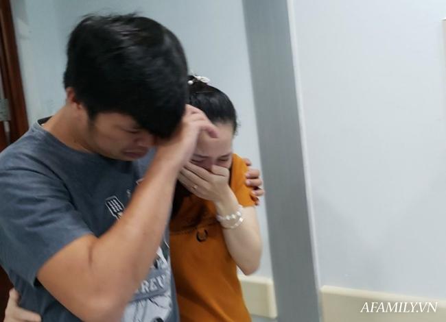 Bắt đầu ca đại phẫu cân não kéo dài 12 giờ tách rời cặp song sinh phức tạp nhất Việt Nam-6