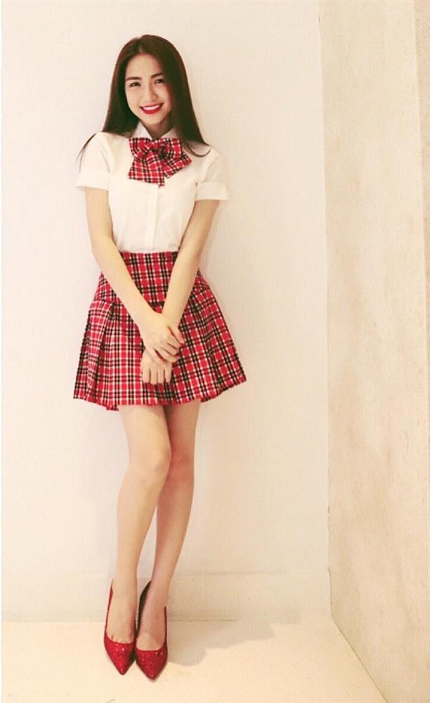 Hòa Minzy chuộng phong cách cổ điển, đằm thắm như quý bà sau tin đồn sinh con-1