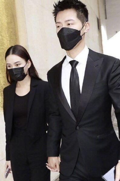 Thiên kim tiểu thư vua sòng bài Hà Hồng Sân update MXH sau lễ tang cha-9