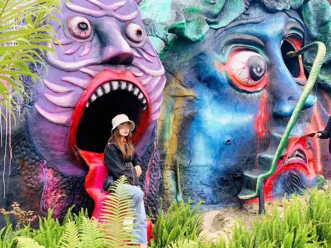 Tạm dừng hoạt động khu du lịch Quỷ Núi: Những bức tượng phản cảm chưa được cấp phép-2