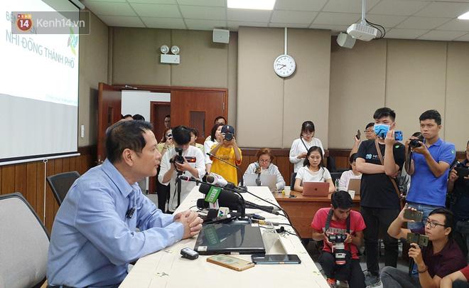 Trưởng ê-kíp mổ tách rời cặp song sinh: Đây chỉ mới là thành công bước đầu, chúng tôi sẽ theo dõi đến khi 2 bé 18 tuổi-2