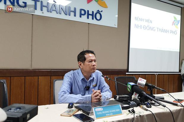 Trưởng ê-kíp mổ tách rời cặp song sinh: Đây chỉ mới là thành công bước đầu, chúng tôi sẽ theo dõi đến khi 2 bé 18 tuổi-3