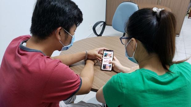 Trưởng ê-kíp mổ tách rời cặp song sinh: Đây chỉ mới là thành công bước đầu, chúng tôi sẽ theo dõi đến khi 2 bé 18 tuổi-4