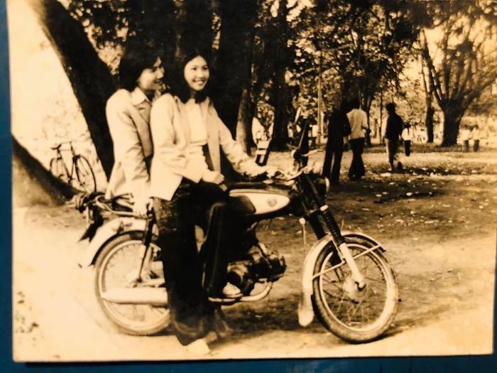 Chồng phượt thủ đăng ảnh từ thanh xuân đến khi đầu bạc chúc mừng sinh nhật hậu phương-2