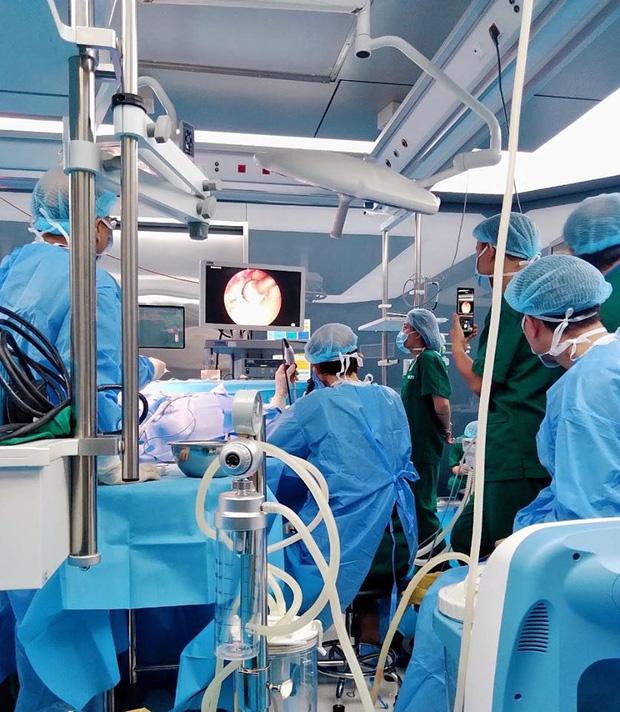 Đăng Khôi phẫu thuật viêm tai cấp, tâm sự của bà xã gây xúc động-1