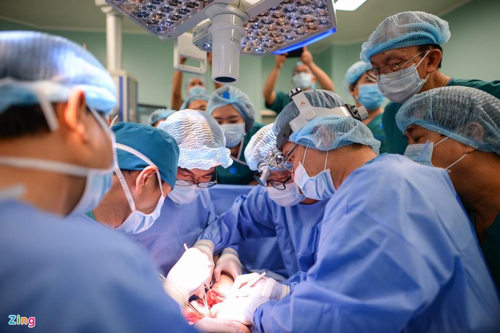 Những khoảnh khắc cân não và xúc động nhất ca đại phẫu tách cặp song sinh Trúc Nhi - Diệu Nhi-9