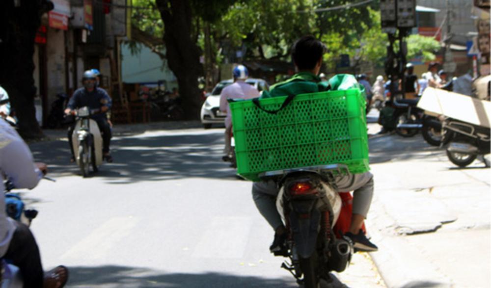 Cô gái đòi bỏ bạn trai làm shipper vì không muốn suốt đời yêu một kẻ giao hàng-2