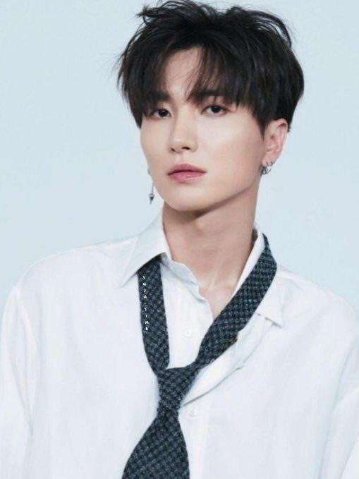 Super Junior Leeteuk tiếp tục đảm nhiệm vị trí MC của chương trình Dream Concert. Đây là năm thứ 6 anh đảm nhận vị trí này. Vì dịch Covid-19, show sẽ phát sóng online trong 2 ngày 25-26/7.