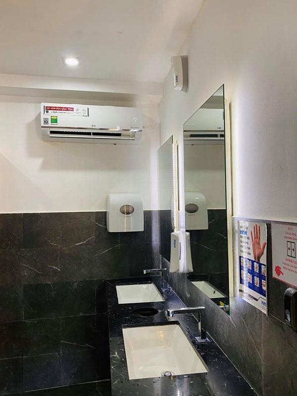 Nhà vệ sinh sang-xịn-mịn mới xuất hiện ở Hội An: Chẳng thua gì khách sạn 5 sao-2