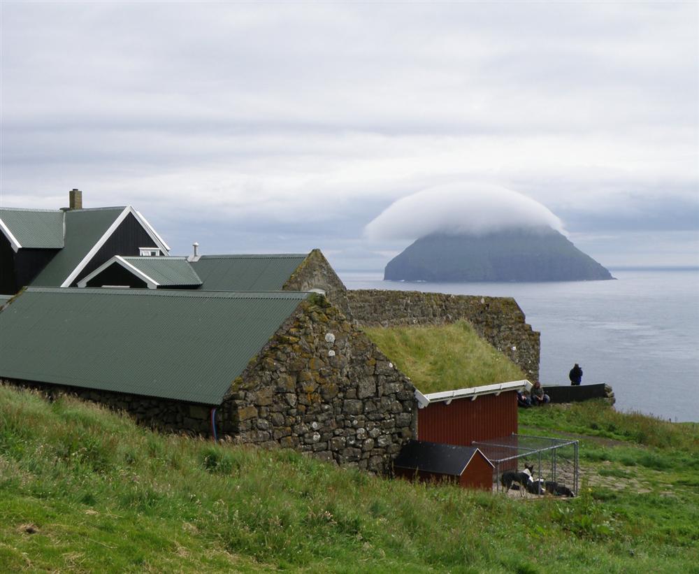 Hòn đảo trơ trọi hút khách vì hiện tượng thiên nhiên hiếm có-4