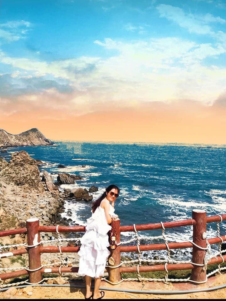 Không chỉ giới trẻ mà ‘nàng dâu mới’ Phanh Lee cũng không quên sống ảo ở tọa độ Eo gió, Quy nhơn-3