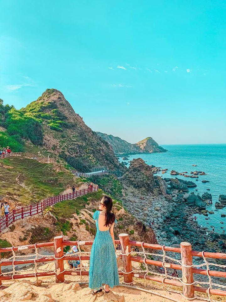 Không chỉ giới trẻ mà ‘nàng dâu mới’ Phanh Lee cũng không quên sống ảo ở tọa độ Eo gió, Quy nhơn-7