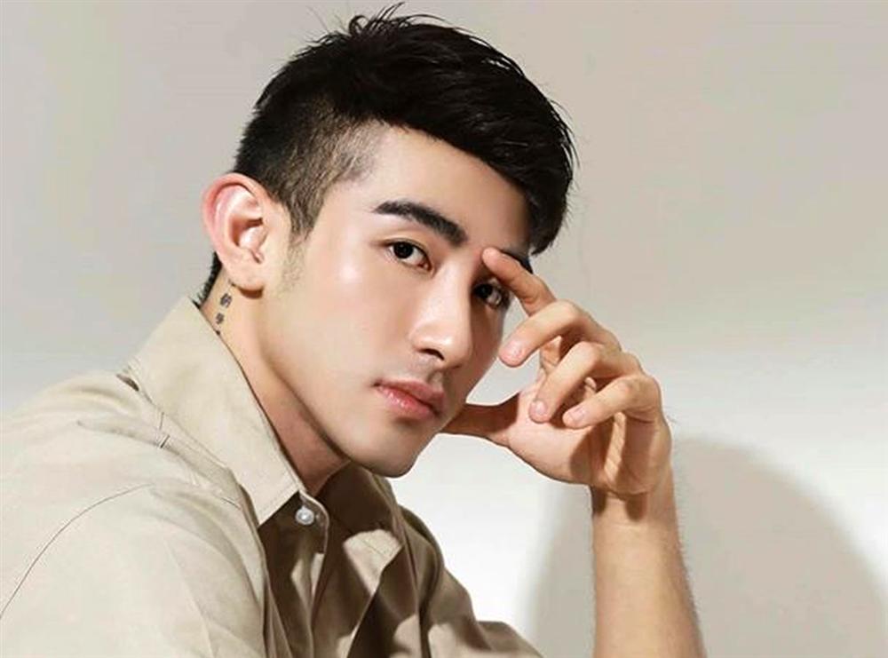 Tú ông Lục Triều Vỹ sống ảo quá đà, ảnh trên mạng khác xa đời thực-2