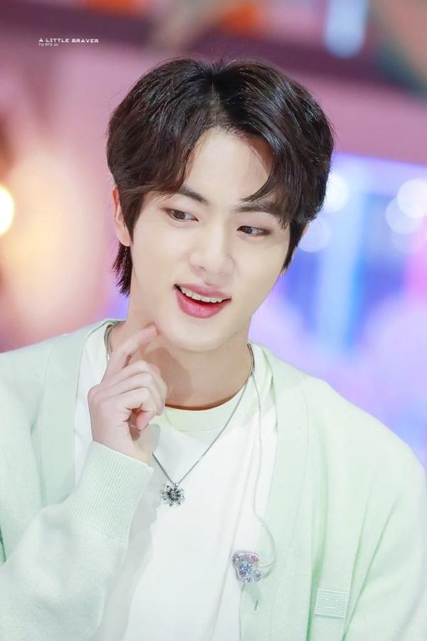 Chấm dứt chuỗi ngày bất tài, Jin giờ đây là mảnh ghép không thể thiếu của BTS-13