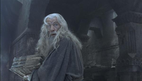 Ngay sau X-Men, Ian McKellen góp mặt trong The Lord of the Rings: Fellowship Of The Ring và The Two Towers của đạo diễn Peter Jackson. Phù thủy áo xám Gandalf là một vai diễn ấn tượng nữa trong sự nghiệp của McKellen. Cuối 2019, ông gây bất ngờ khi hóa thân thành một chú mèo trong bộ phim chuyển thể từ vở nhạc kịch Cats.