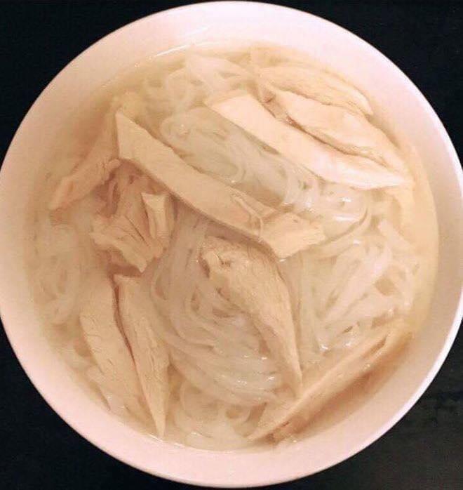 Những bát bún, phở không có lấy một tia hi vọng màu xanh của team có thù với hành-3