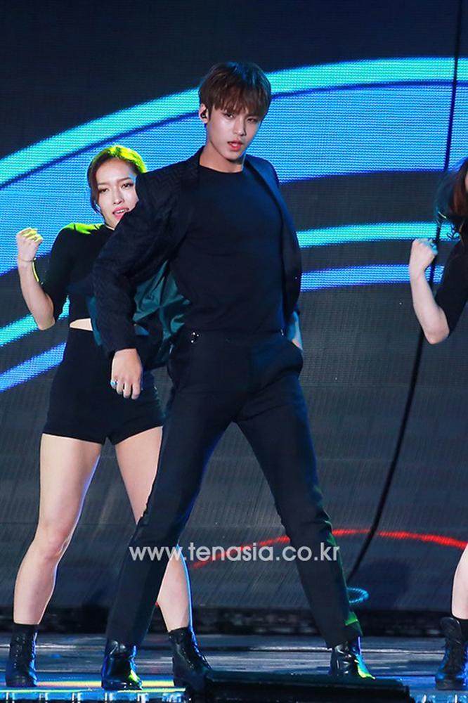 Nhóm nhạc nam có tới hơn một nửa thành viên đều là visual-9