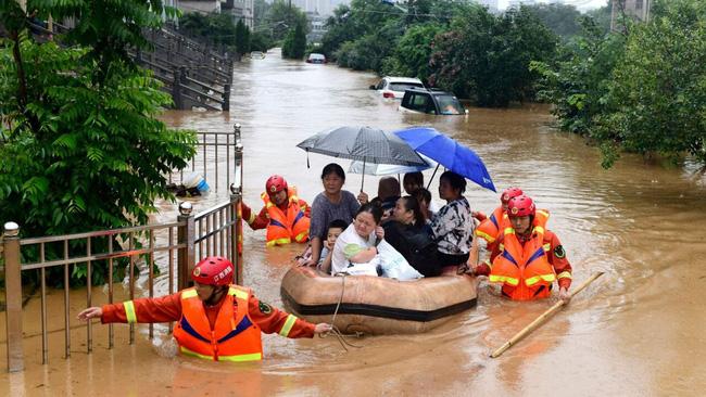 Mưa lớn không ngừng, đập Tam Hiệp bất lực để ngăn lũ ở sông Dương Tử-4