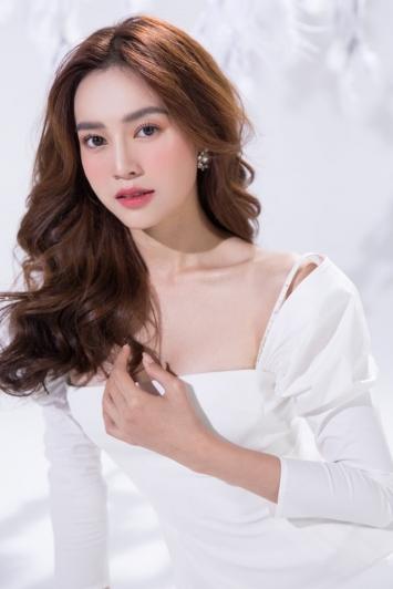 Ninh Dương Lan Ngọc xin lỗi sau hình ảnh kém duyên khi đi từ thiện-3