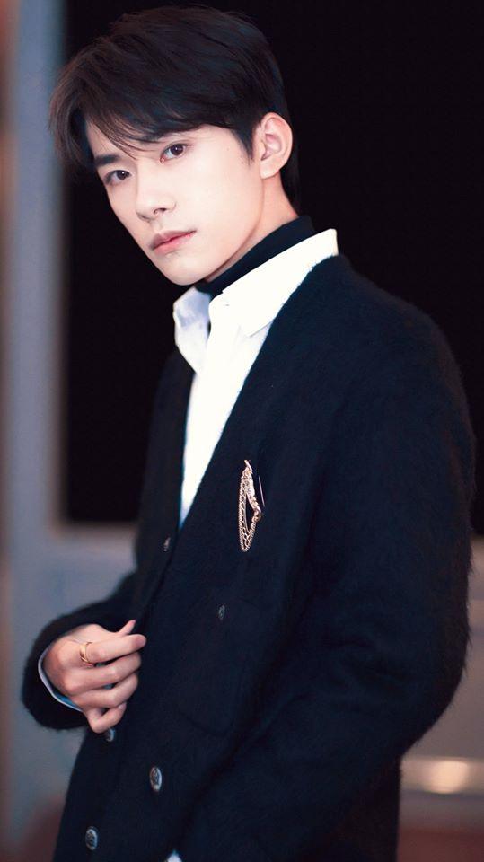 Sao trẻ bất tài, lộ ảnh nhạy cảm - showbiz Trung Quốc sắp hết thời?-3